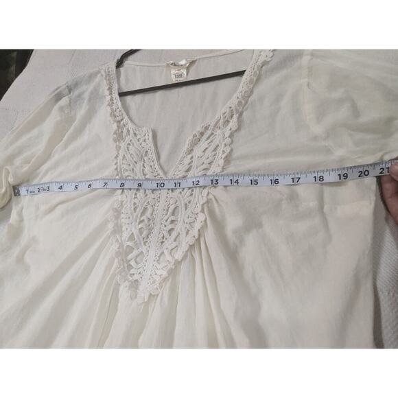 Ivory gauzy cotton peasant style blouse w/lace detailing by Lucky & Coco, XL - Picture 6 of 7